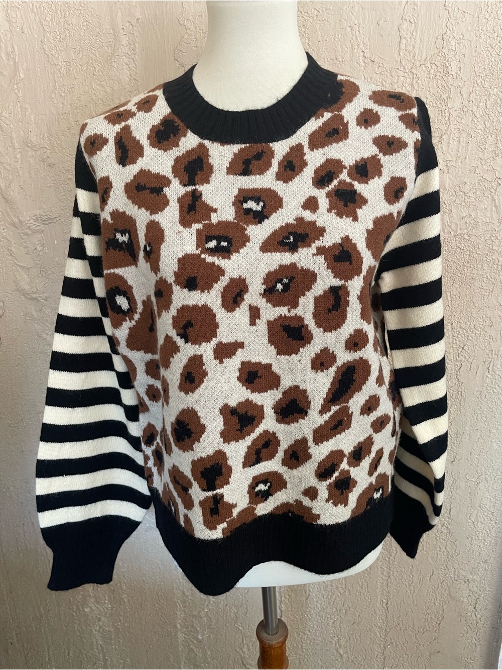 JODIFL Brown Black Ivory Leopard Crewneck Sweater with Striped Sleeves